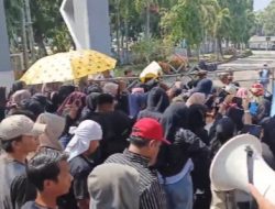 Demo Di DPRD Lampung Selatan Memanas, Anggota Dewan Hampir Semuanya Tidak Ada