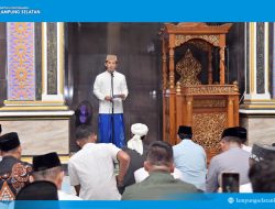 Di Tengah Gema Takbir Desa Kemukus, Bupati Egi Ajak Warga Rawat Hakikat Kurban Melalui Aksi Bersih Lingkungan